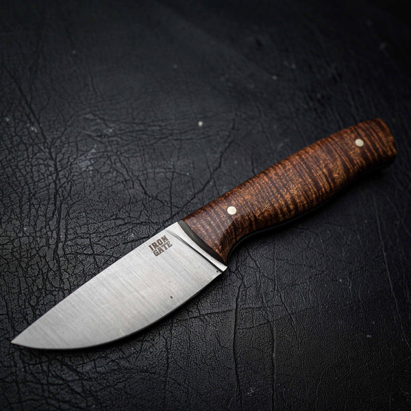 Skinner – Elmax Steel, Satin Finish, Curly Acacia Handle