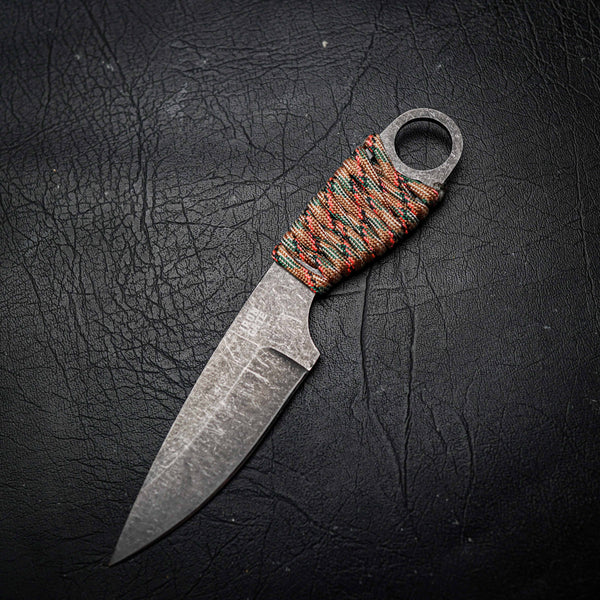 Large Cub Knife – Carbon Steel, Stonewashed Finish, Brown/Green/Orange Camo Paracord (190mm)
