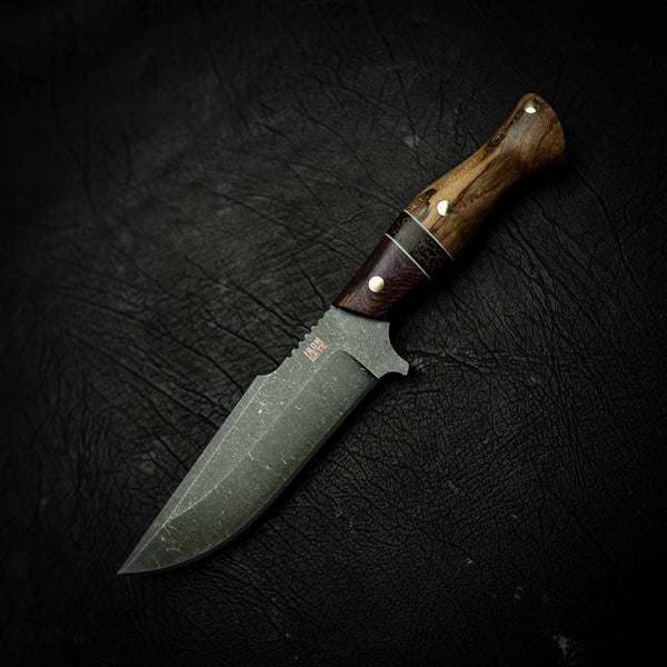 Hunter – Stonewashed N690 with Spalted Maple &  Dyed Banksia