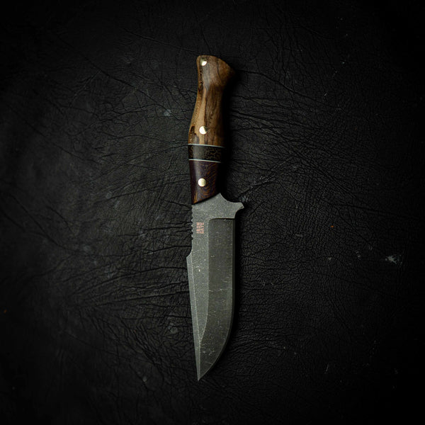 Hunter – Stonewashed N690 with Spalted Maple &  Dyed Banksia