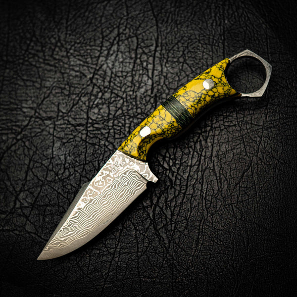 Damascus Mini Hunter – Yellow Restone & Carbon Fiber Inlay
