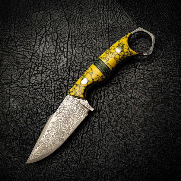 Damascus Mini Hunter – Yellow Restone & Carbon Fiber Inlay