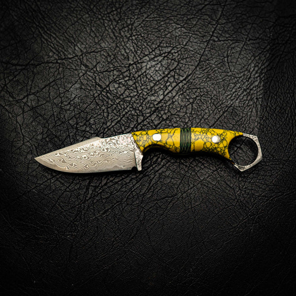 Damascus Mini Hunter – Yellow Restone & Carbon Fiber Inlay