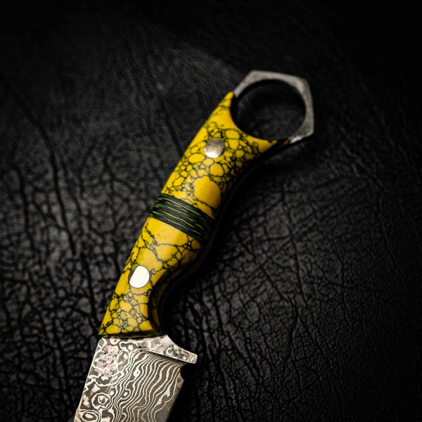 Damascus Mini Hunter – Yellow Restone & Carbon Fiber Inlay