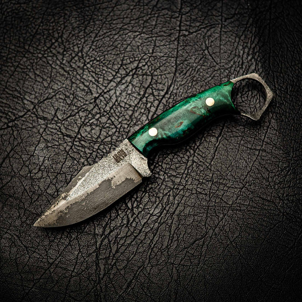 N690 Mini Hunter – Emerald Dyed Birchwood (Rugged Etched Finish)