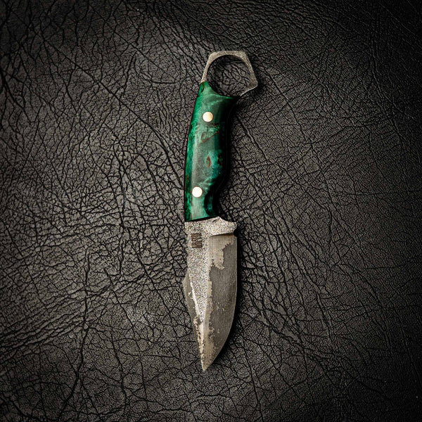 N690 Mini Hunter – Emerald Dyed Birchwood (Rugged Etched Finish)