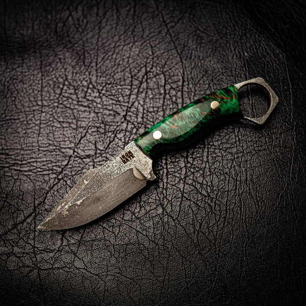 N690 Mini Hunter – Green Dyed Stabilised Birchwood
