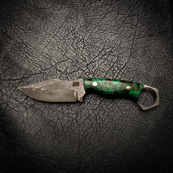 N690 Mini Hunter – Green Dyed Stabilised Birchwood